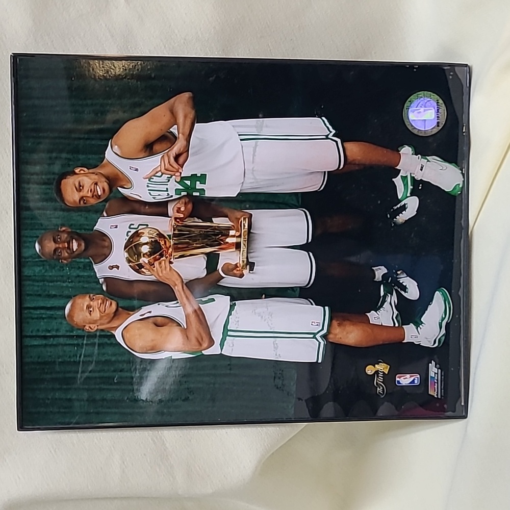 8×10 Framed Celtics photo circa 2008